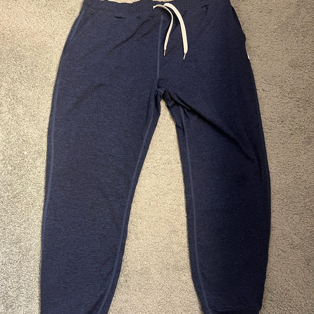 Vuori performance joggers